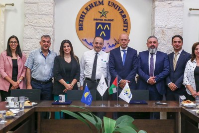 جامعة بيت لحم وشركة المشرق للتأمين توقّعان مذكرة تفاهم لبرنامج 
